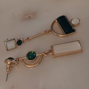 Beige earrings w Green